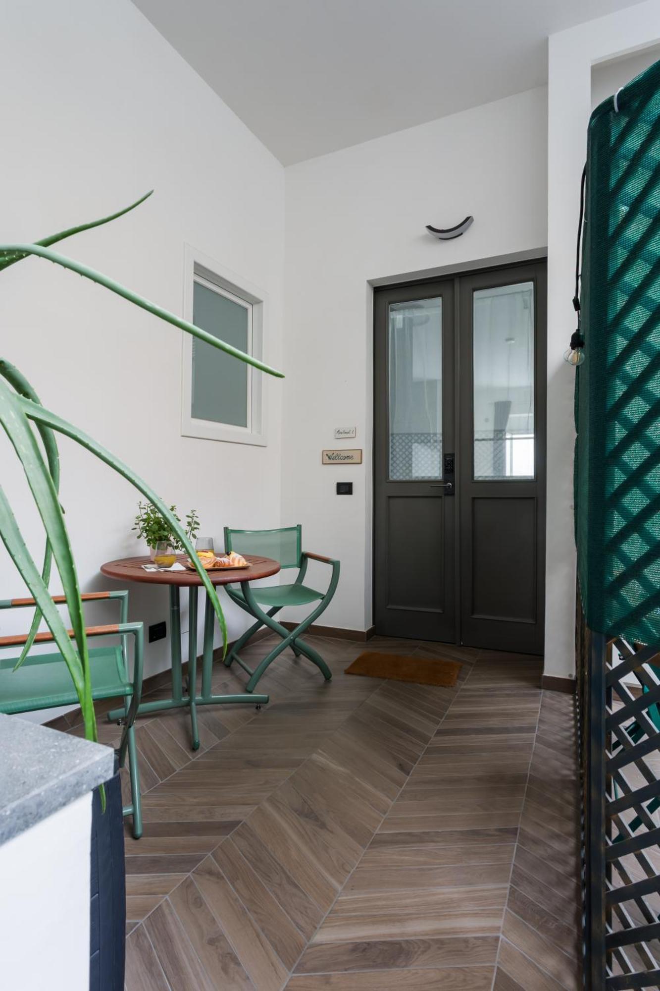 Archihouse Suites Napels Buitenkant foto