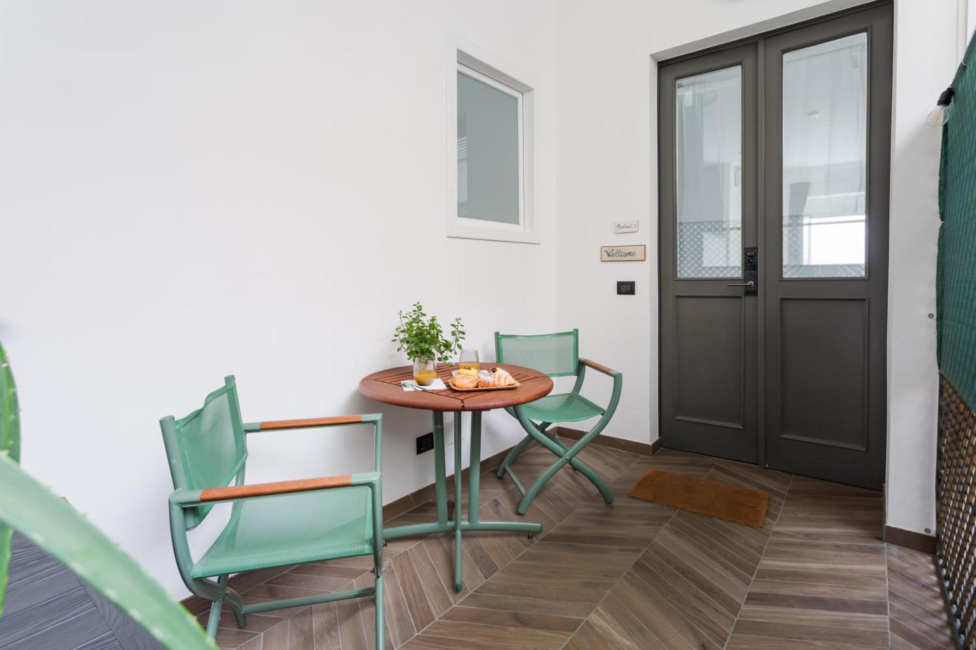 Archihouse Suites Napels Buitenkant foto